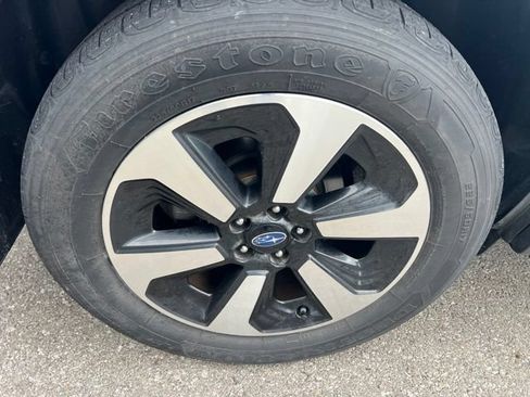 Used 2017 Subaru Forester 2.5i Premium w/ All-Weather Package AWD/4WD image 4