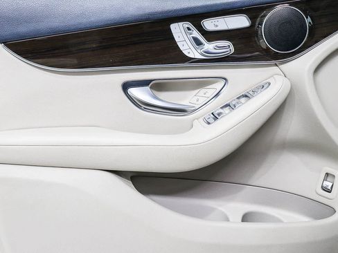 Used 2019 Mercedes-Benz GLC 300 image 21