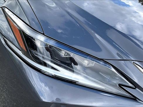 Used 2022 Lexus ES 300h F Sport image 24