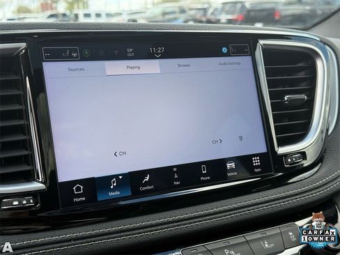 Certified 2025 Chrysler Pacifica Limited image 20