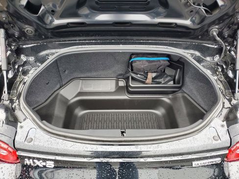 Used 2025 MAZDA MX-5 Miata RF Grand Touring w/ Weather Package RWD image 8