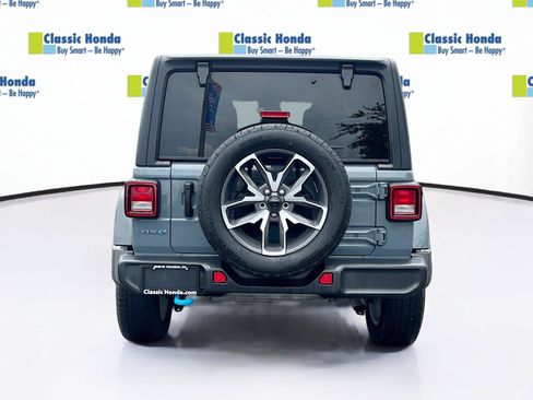 Used 2024 Jeep Wrangler Unlimited AWD/4WD image 7