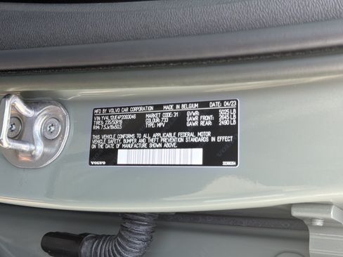 Certified 2023 Volvo XC40 B5 Plus AWD/4WD image 37