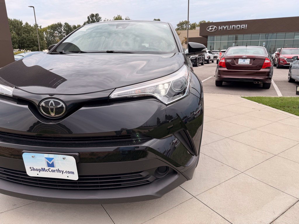 Used 2019 Toyota C-HR XLE FWD image 12