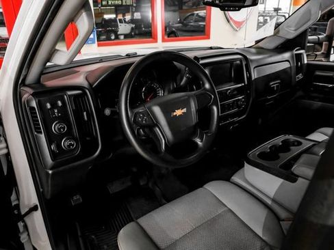 Used 2019 Chevrolet Silverado 2500 W/T AWD/4WD image 5
