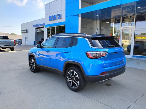 Used 2023 Jeep Compass Limited AWD/4WD image 10