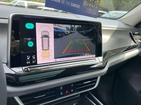 Used 2024 Volkswagen Atlas Peak Edition SE image 28