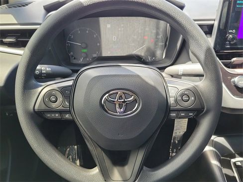 Used 2025 Toyota Corolla LE image 13