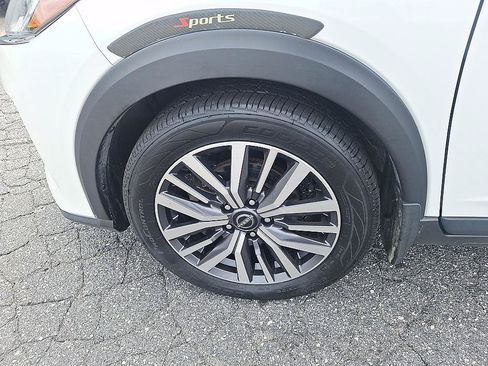 Used 2024 Nissan Kicks SV FWD image 8