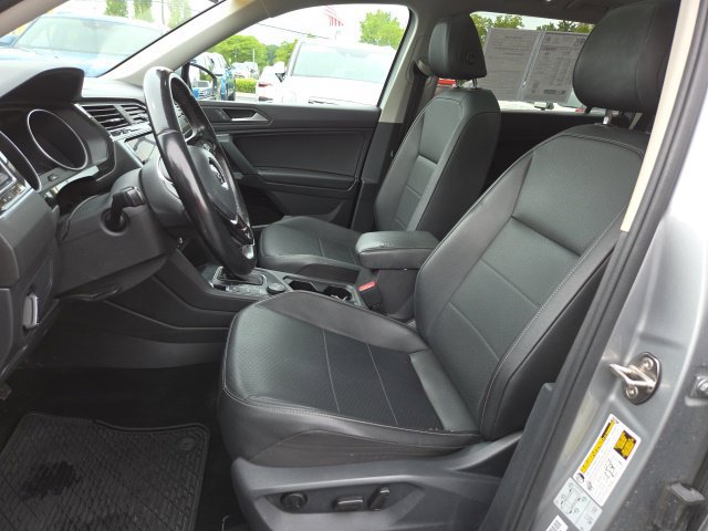 Used 2019 Volkswagen Tiguan SE w/ Panoramic Sunroof Package AWD/4WD image 9