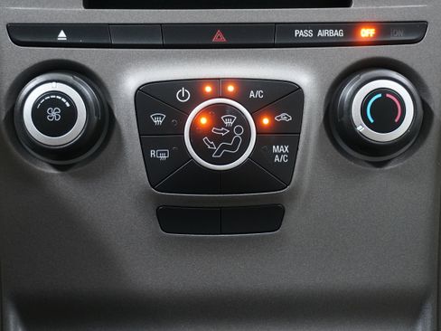 Used 2018 Ford Taurus SE image 18