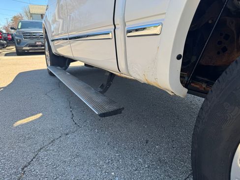 Used 2011 Ford F150 Platinum image 17