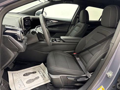 New 2026 Chevrolet Blazer EV LT image 18