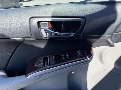 Used 2014 Toyota Camry XLE w/ Leather Package image 20