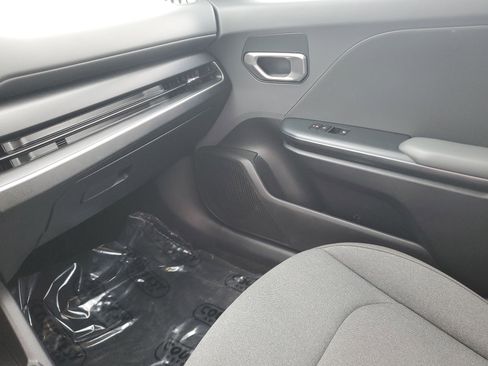 Used 2025 Kia K4 LXS image 25