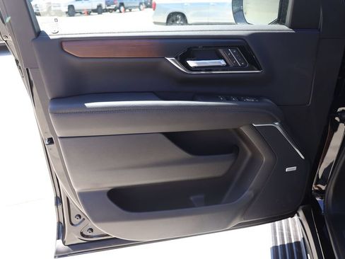 New 2026 GMC Yukon Denali w/ Denali Reserve Package AWD/4WD image 10