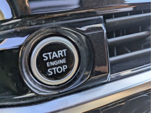 Used 2023 Nissan Pathfinder Platinum image 17