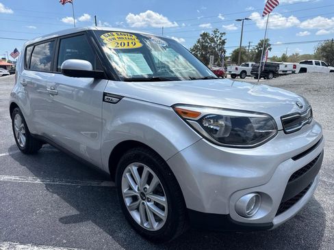 Used 2019 Kia Soul + FWD image 9