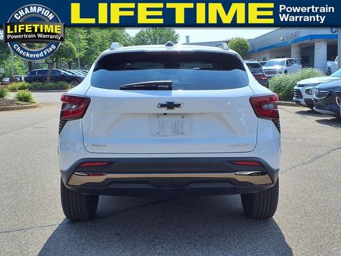 Used 2024 Chevrolet Trax ACTIV w/ Driver Confidence Package FWD image 6