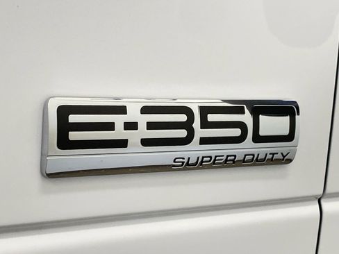 New 2027 Ford E-350 and Econoline 350 Super Duty w/ Power Equipment Group RWD image 9