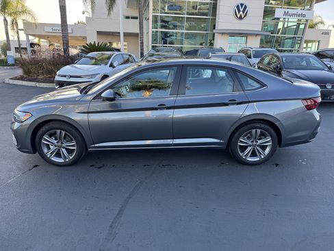 Certified 2024 Volkswagen Jetta SE w/ Panoramic Sunroof Package image 7