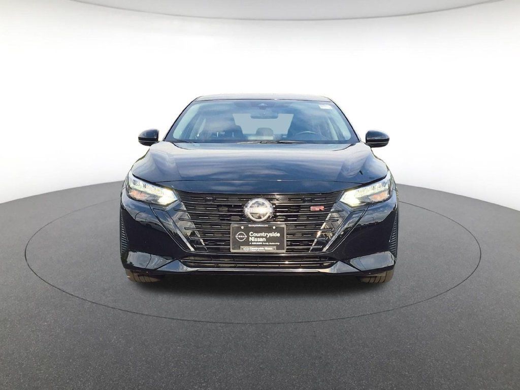 Used 2025 Nissan Sentra SR w/ Midnight Edition FWD image 2