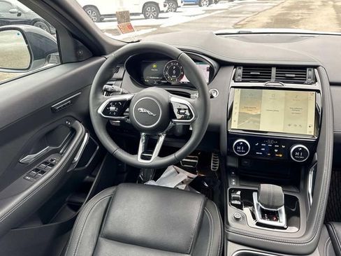 Used 2024 Jaguar E-PACE R-Dynamic SE image 18