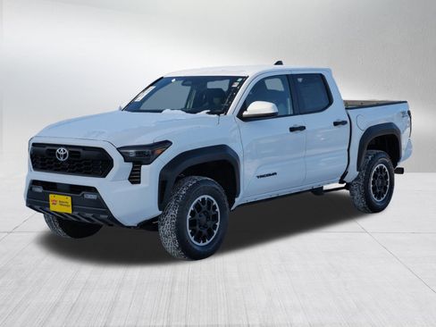 Used 2024 Toyota Tacoma TRD Off-Road image 3