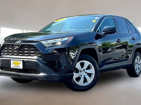 Used 2024 Toyota RAV4 LE AWD/4WD image 3
