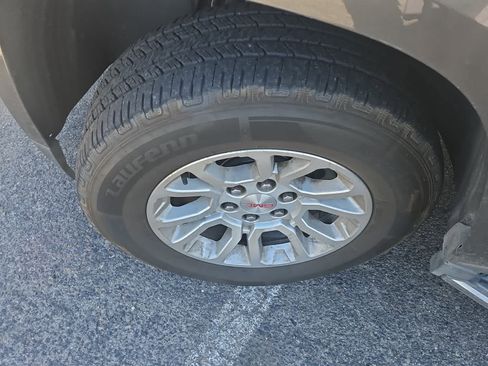 Used 2019 GMC Yukon XL SLT RWD image 3
