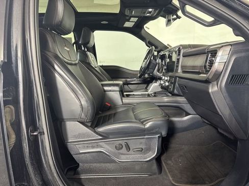 Certified 2023 Ford F350 Platinum w/ FX4 Off-Road Package image 4
