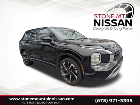 Used 2024 Mitsubishi Outlander SE Black Edition image 1