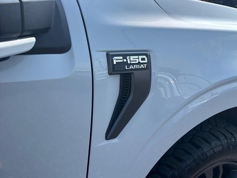 Used 2022 Ford F150 Lariat w/ Equipment Group 502A High AWD/4WD image 11
