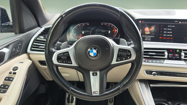 Used 2022 BMW X5 xDrive40i w/ M Sport Package AWD/4WD image 14