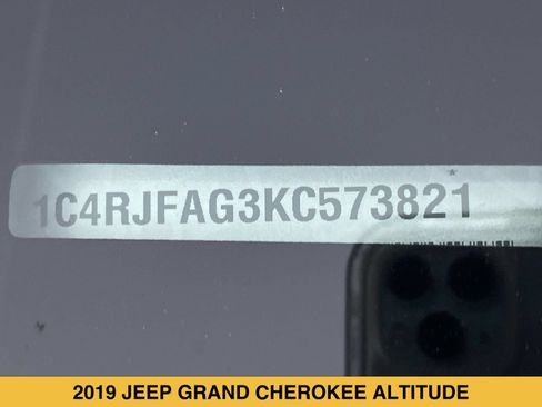 Used 2019 Jeep Grand Cherokee Altitude AWD/4WD image 17