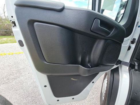 Used 2025 RAM ProMaster 2500 w/ U-Haul Equipment Group FWD image 17