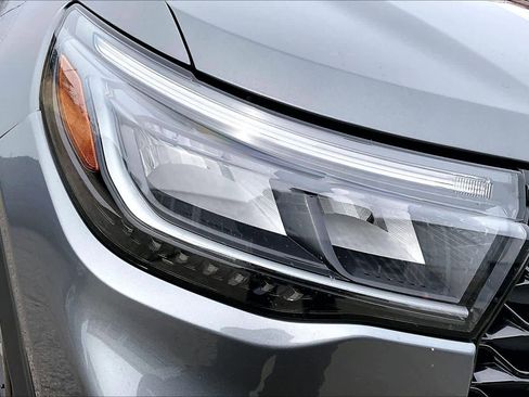 Certified 2025 Ford Explorer ST image 29