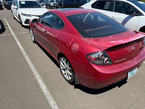 Used 2007 Hyundai Tiburon FWD image 4