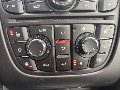 Used 2019 Buick Cascada Premium image 24