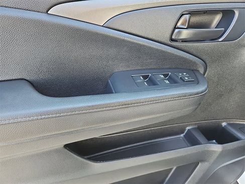Certified 2025 Honda Ridgeline Sport image 11