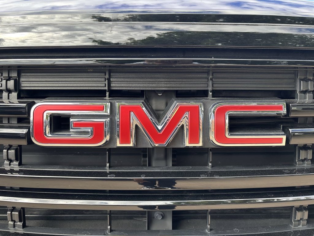 Used 2023 GMC Acadia SLE w/ Infotainment Package AWD/4WD image 35