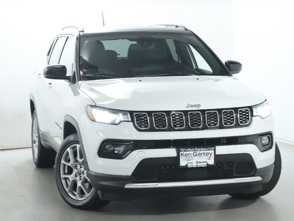Used 2025 Jeep Compass Limited AWD/4WD image 2