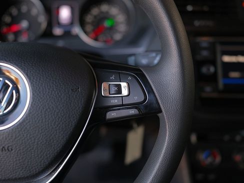 Used 2020 Volkswagen Tiguan S image 18