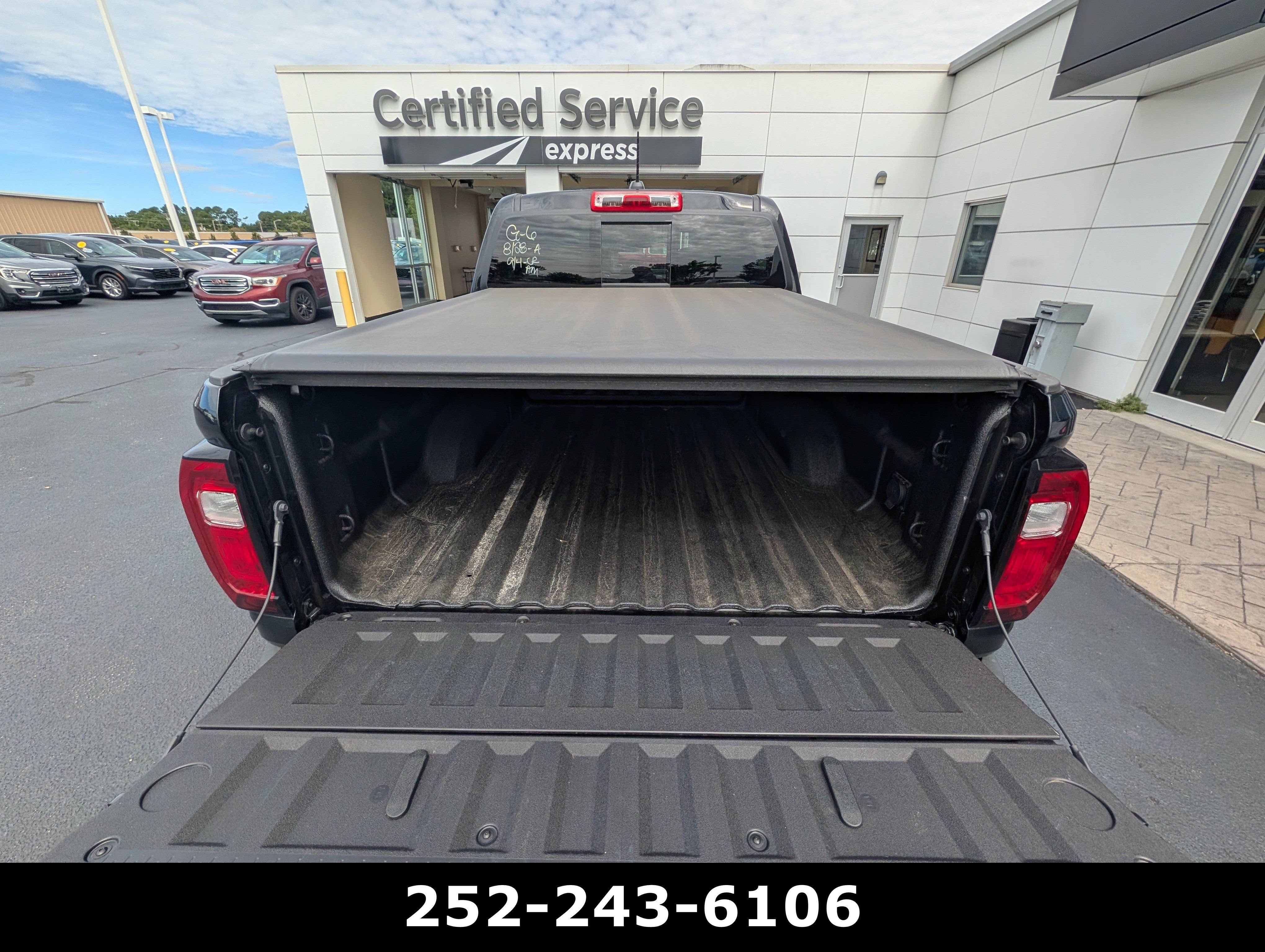 Used 2026 GMC Canyon Denali AWD/4WD image 9