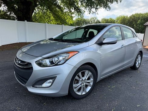 Used 2014 Hyundai Elantra GT FWD image 1