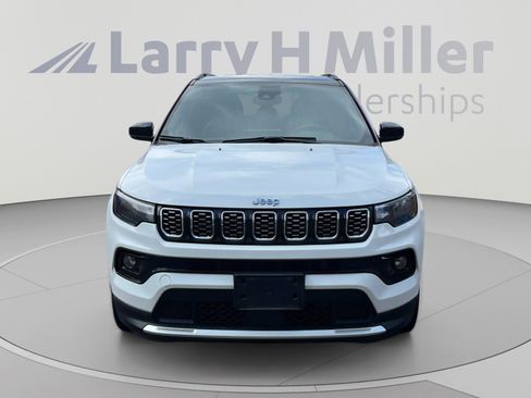 Used 2025 Jeep Compass Limited AWD/4WD image 8