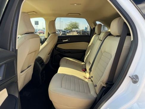 Used 2022 Ford Edge SE image 12