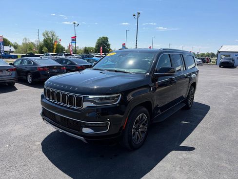 Used 2024 Jeep Wagoneer L Series II AWD/4WD image 9