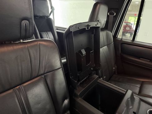 Used 2017 Lincoln Navigator L Select AWD/4WD image 18