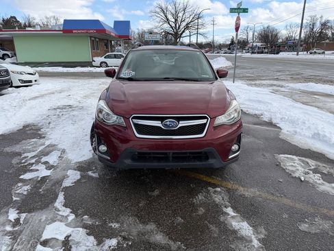 Used 2017 Subaru Crosstrek 2.0i Premium w/ Moonroof Package image 4